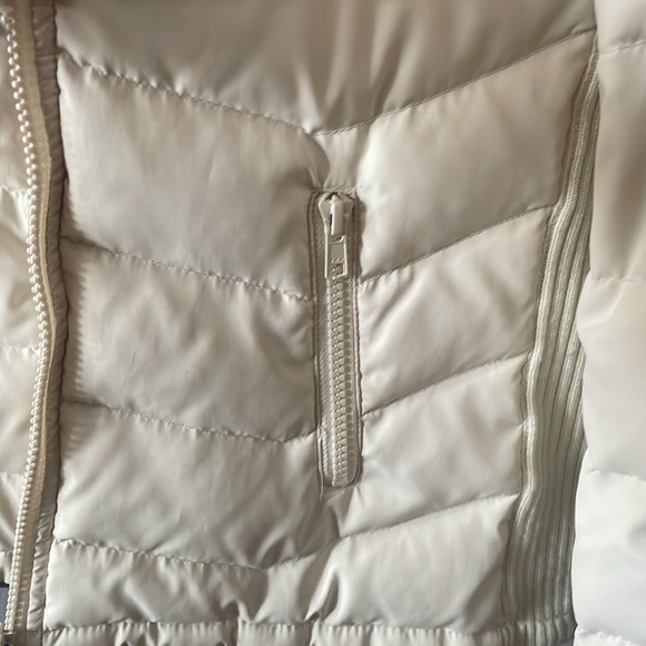 Cream color ski jacket - Picture 4 of 8